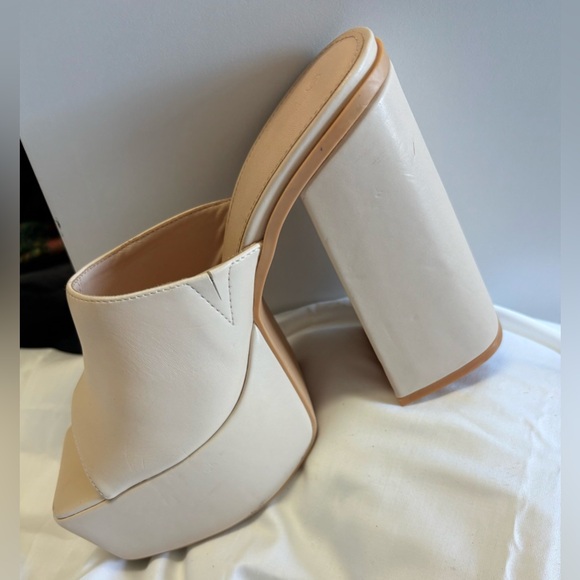 Zby Shoes - Chic Cream Platform Mules